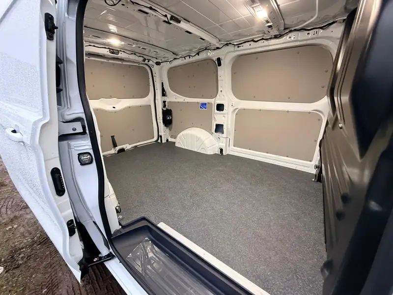 Volkswagen T7 Transporter E Elektro BEV 160 kW RWD KR – Bild 7